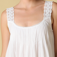 Mahogany Womens Mabel Gown