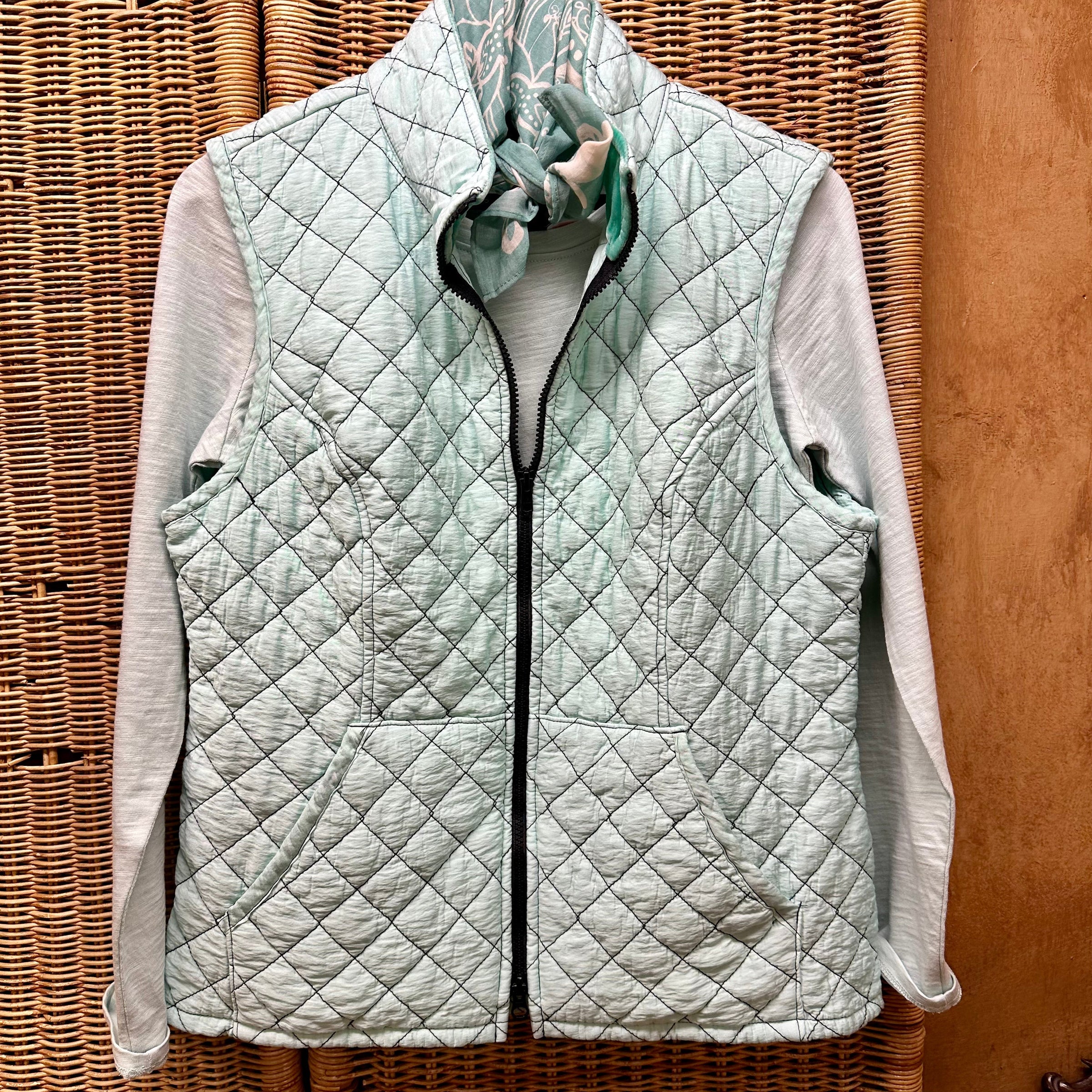 Cut Loose Womens Quilted Vest