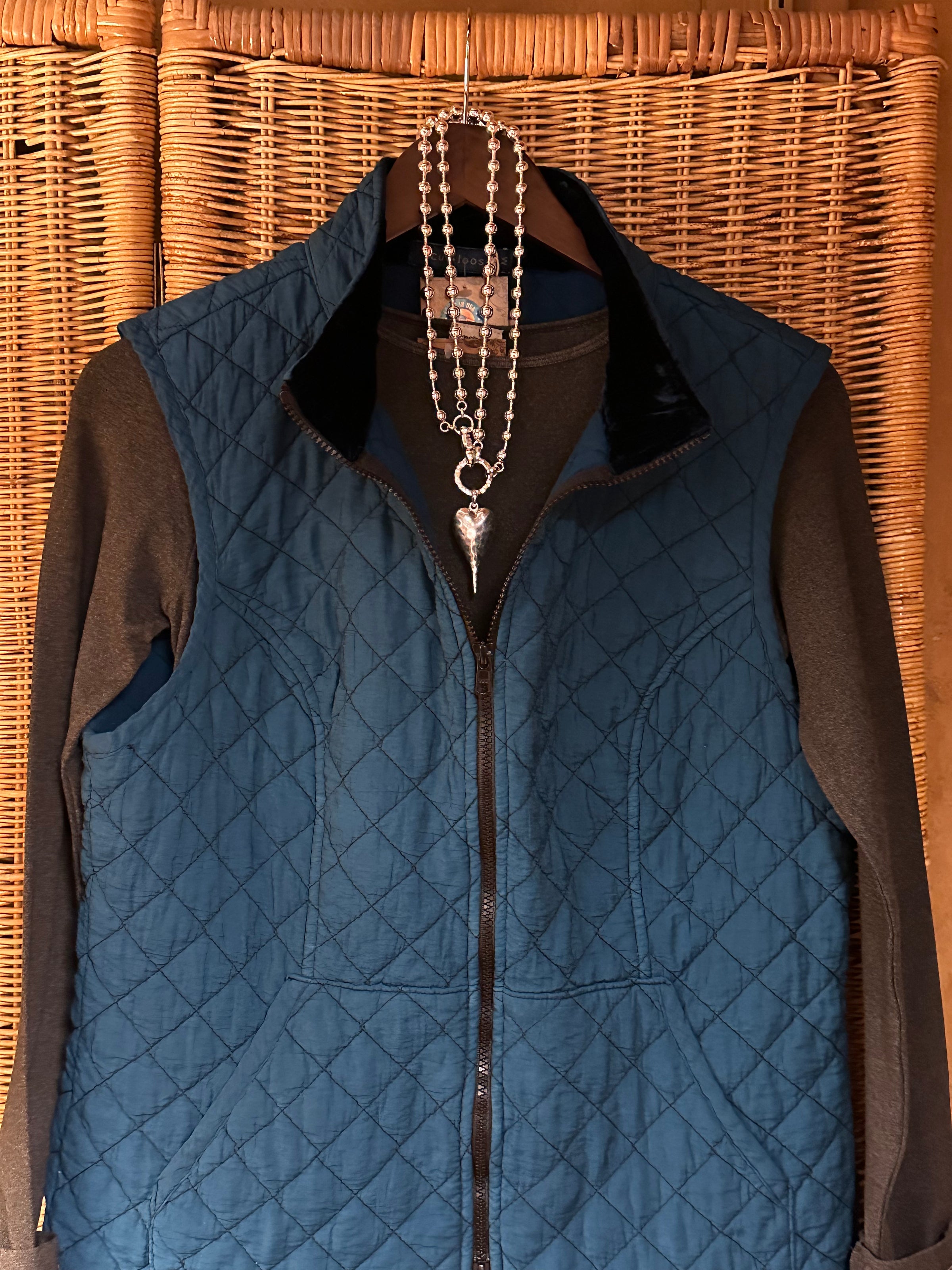 Cut Loose Womens Quilted Vest - Deep Sea