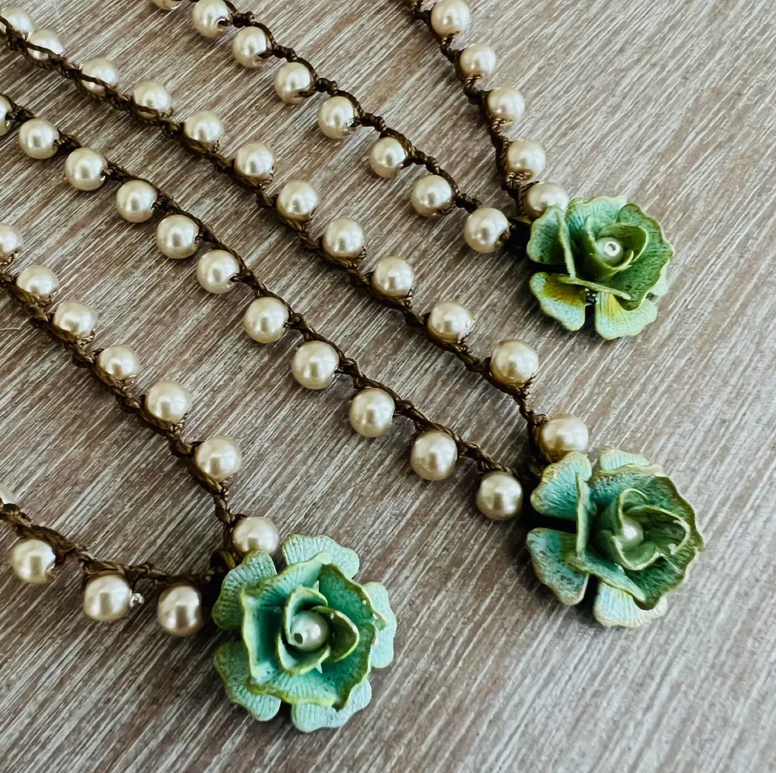 Twist Style Dainty Rose Hand Painted Flower Necklace - Minty Green