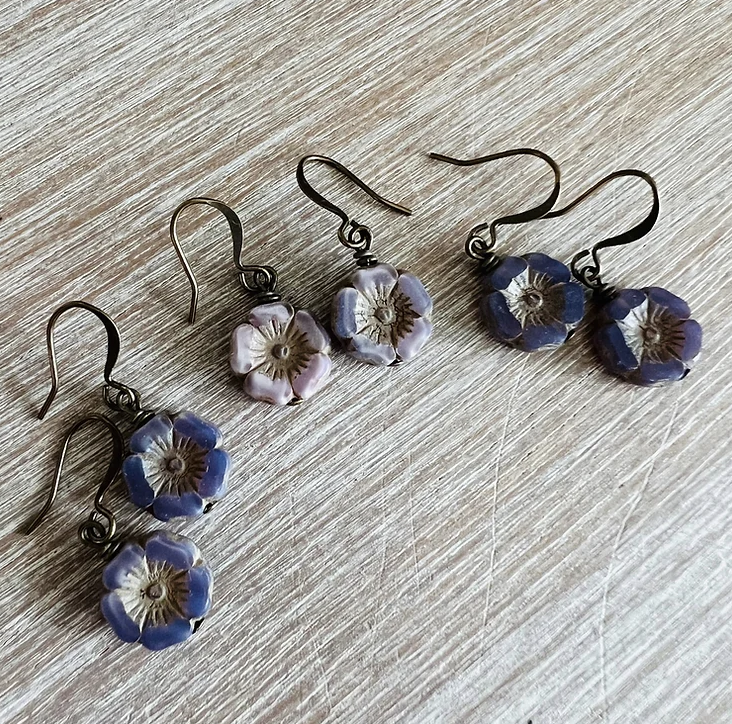 Twist Style Smokey Lavender Flower Earrings