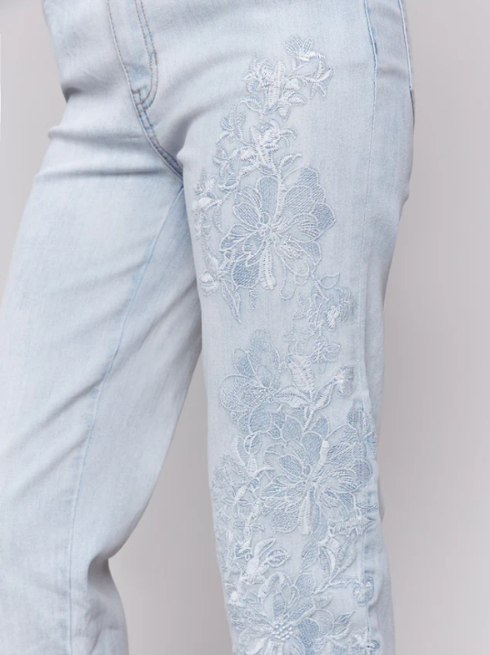 Charlie B Womens Embroidered Leg Jean