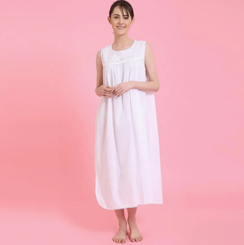 Mahogany Womens Elizabeth Gown