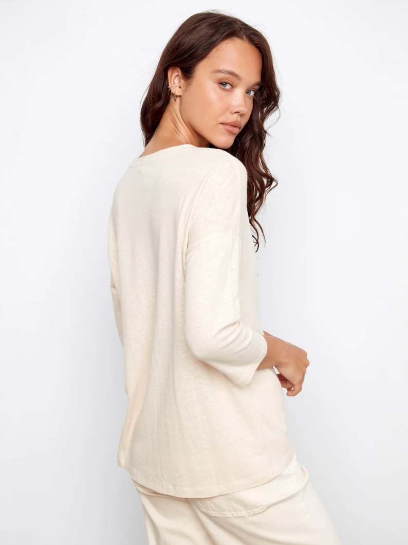 Charlie B Womens Foil Print V-Neck 3/4 Sleeve Top