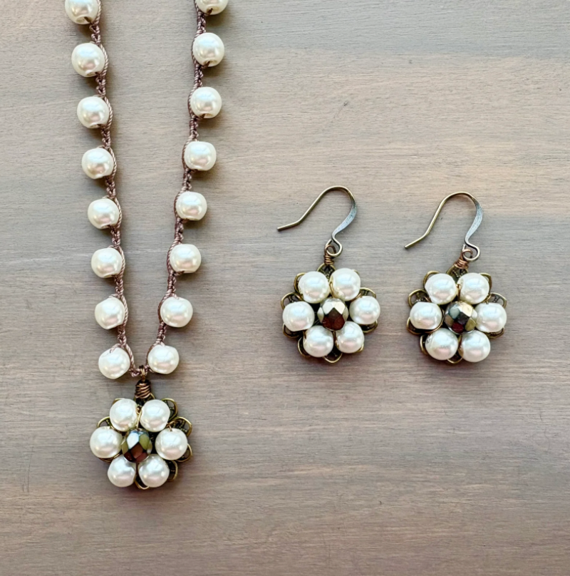 Twist Style Baroque Pendant Necklace