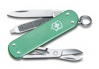 Swiss Army Classic SD Alox Knife - Bob's Outdoor